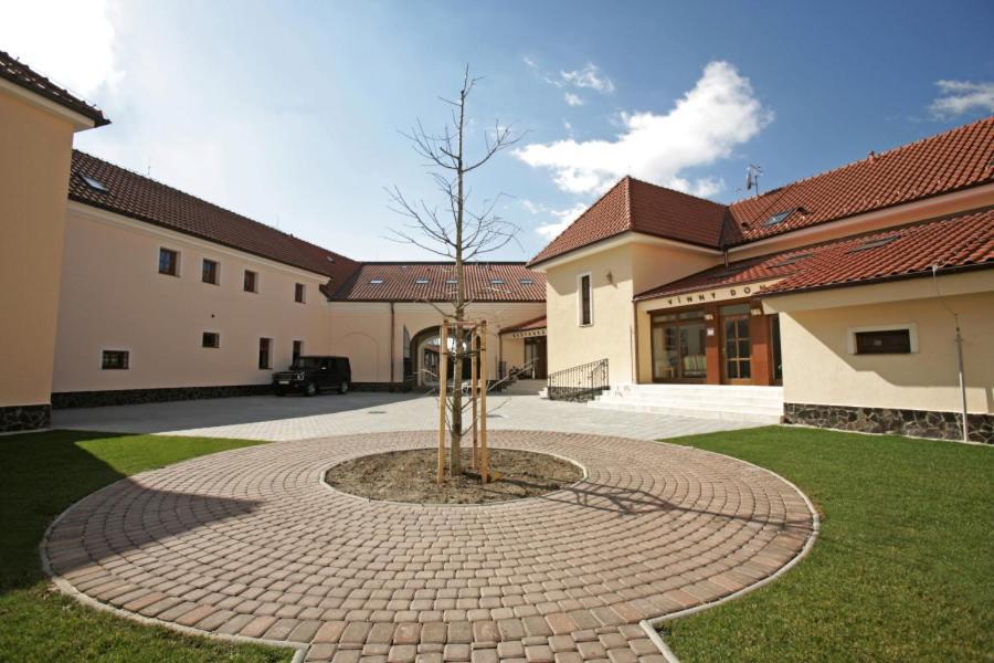 Chateau Krakovany ภายนอก รูปภาพ
