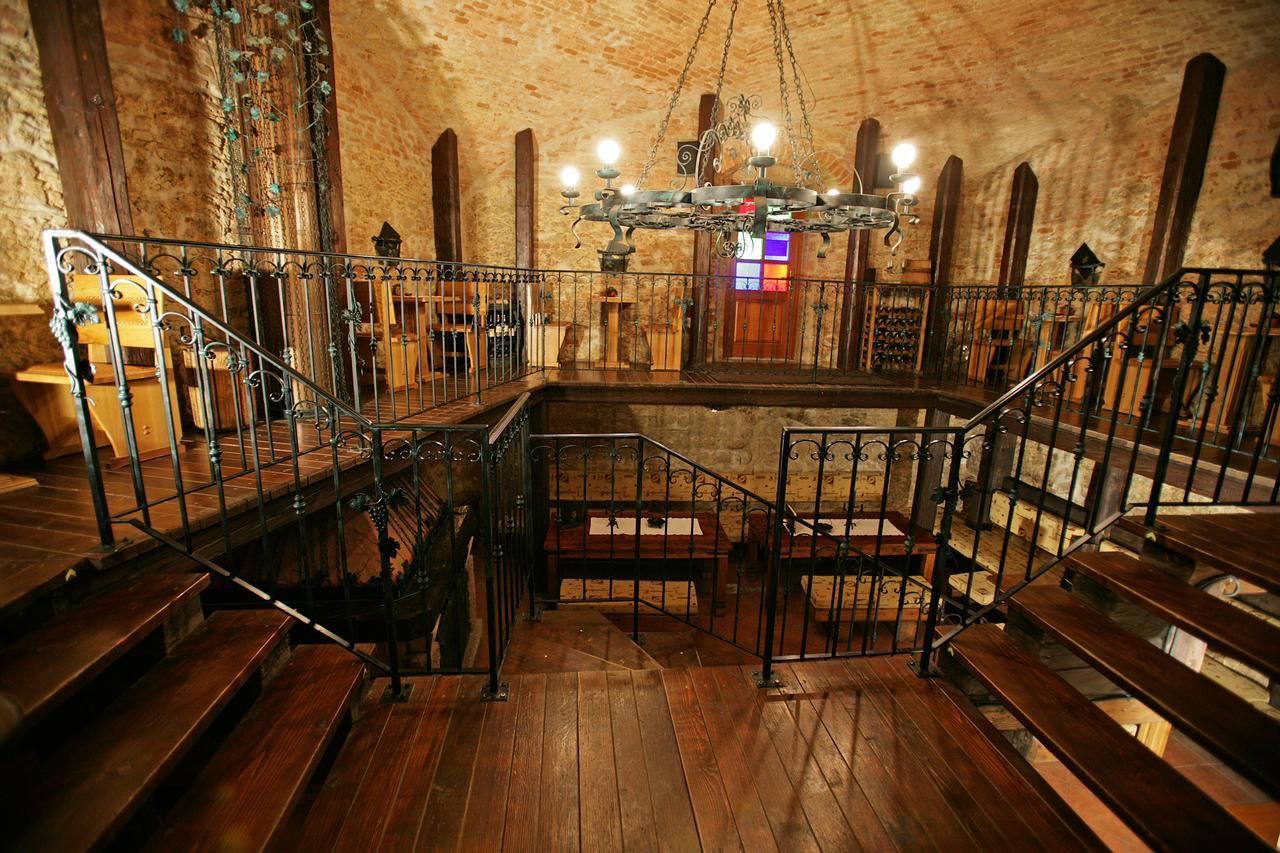 Chateau Krakovany ภายนอก รูปภาพ