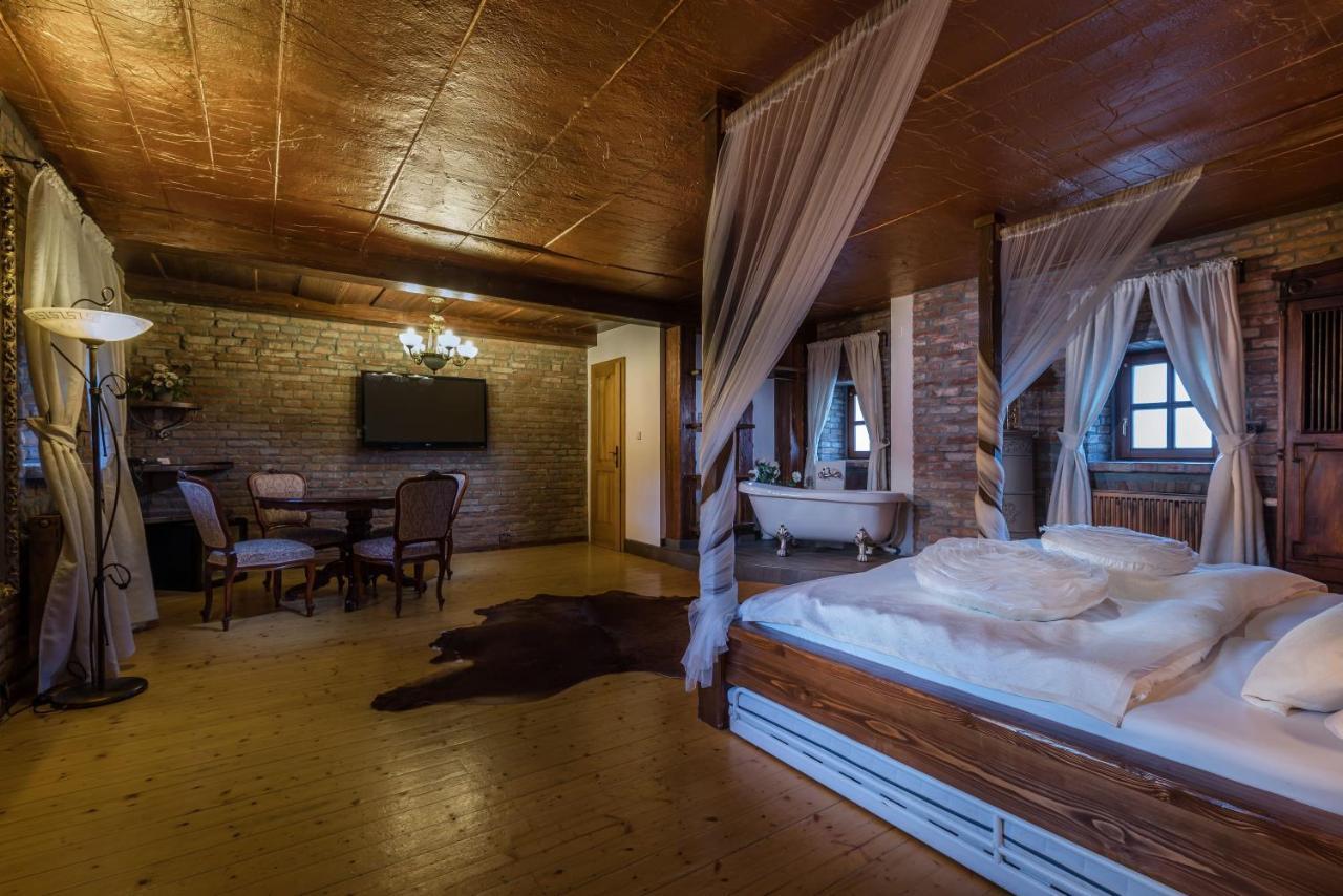 Chateau Krakovany ภายนอก รูปภาพ